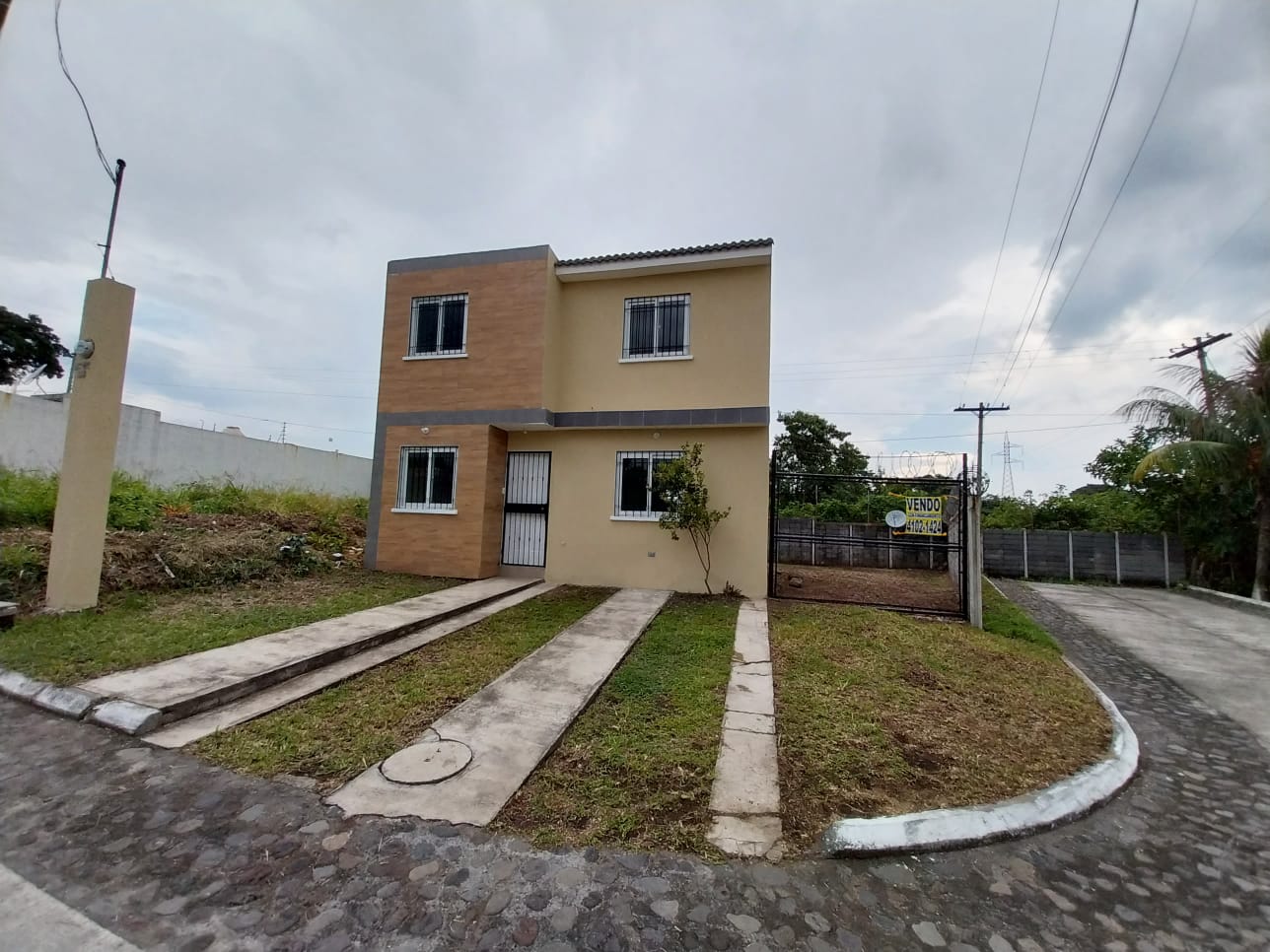Casa 7, manzana J, Condominio Colinas de Mauricio, km 61.5 carretera a Masagua, Escuintla - 1