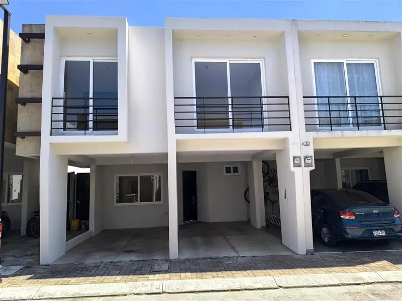 Casa-en Condominio -La Reserva
